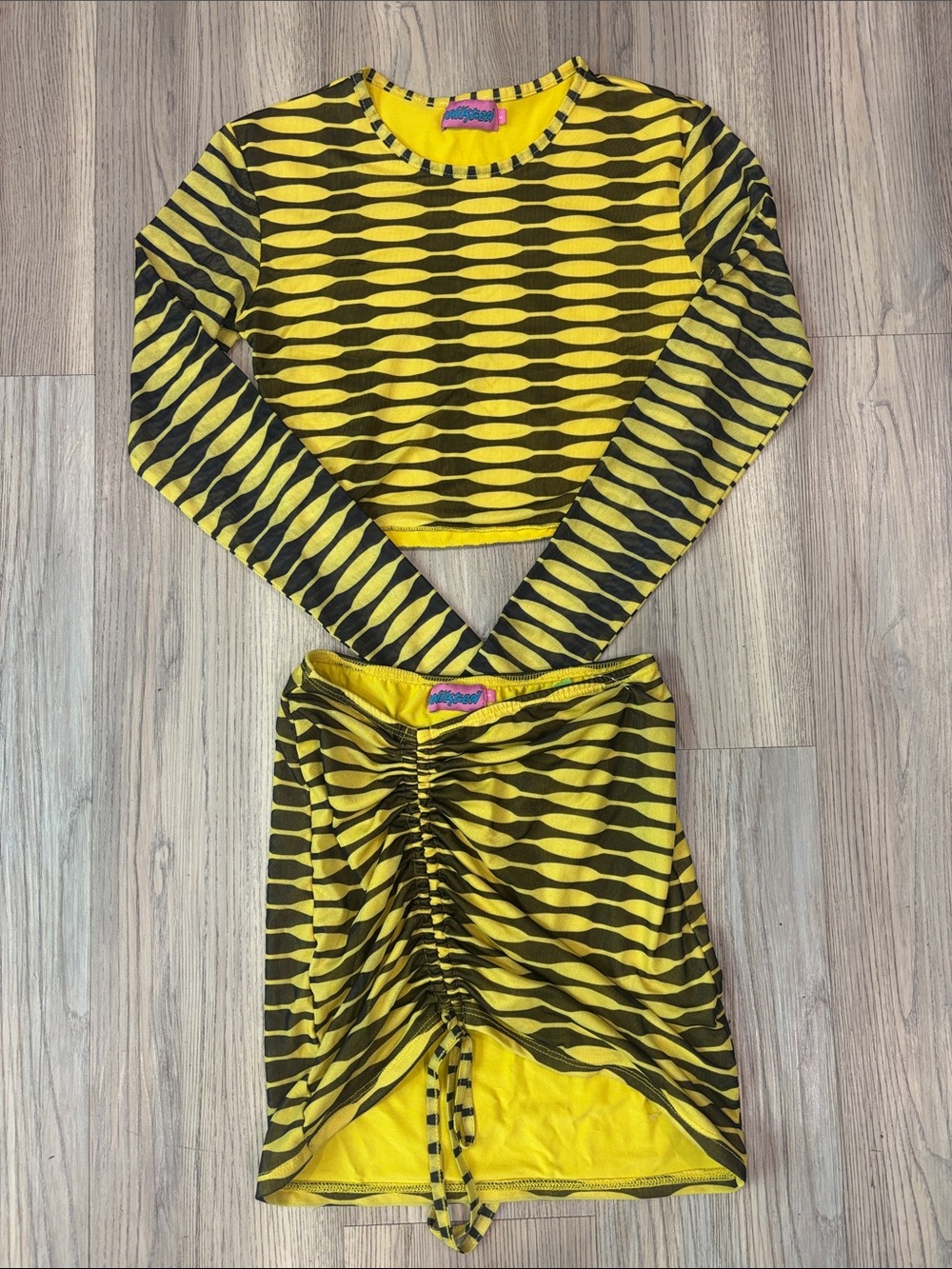 Edikted Yellow Black Wavy Print Crop Top Ruched Mini Skirt Set S